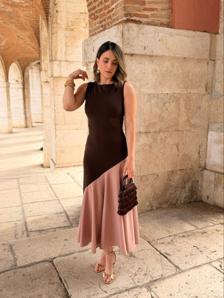 Vestido marrón y maquillaje| Aurelia