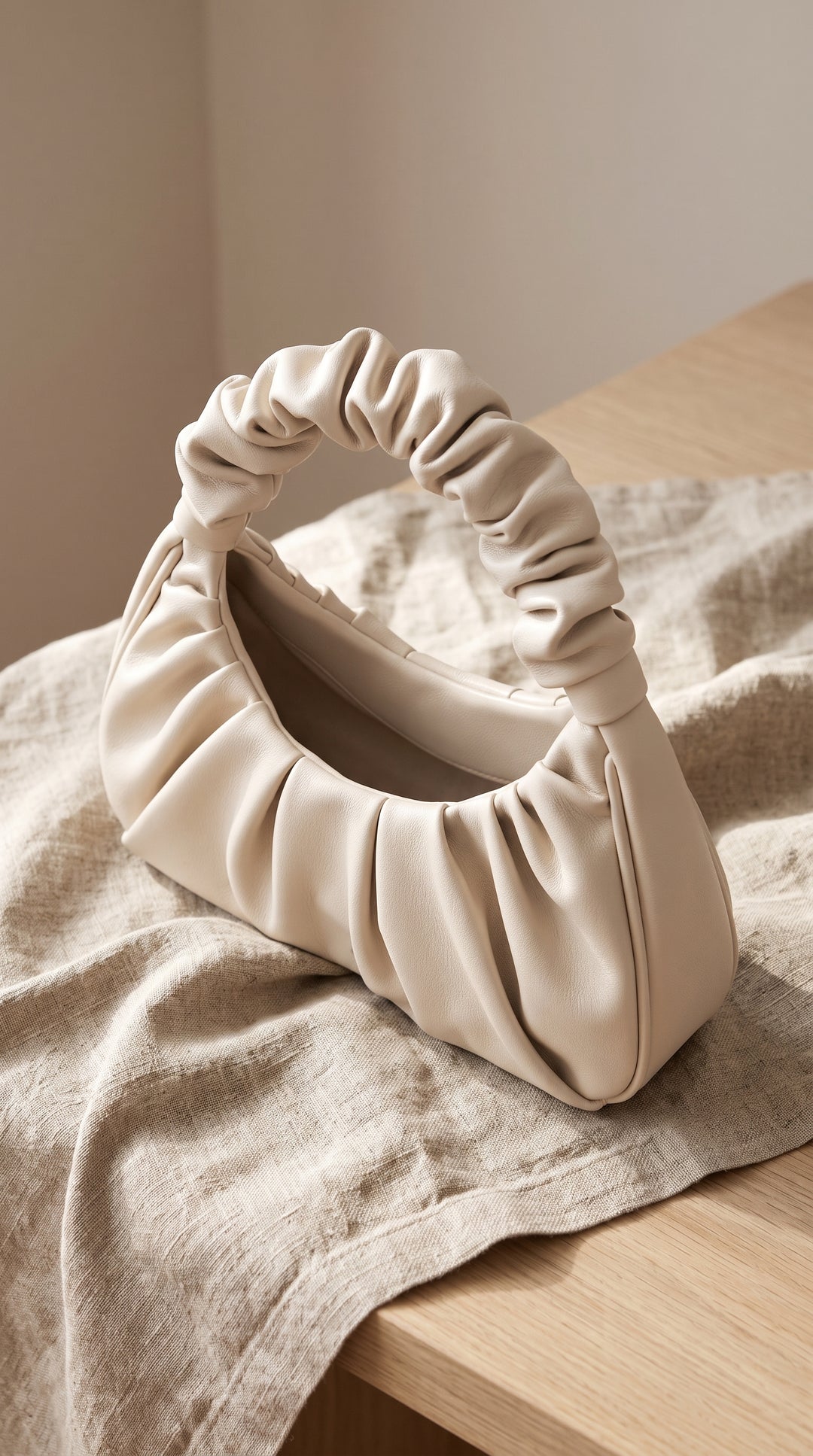 Celina | Bolso Fruncido de Mano - modelo